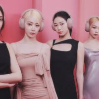 Sony x LE SSERAFIM: Rilis Earbuds & Headphone Pink K-Pop