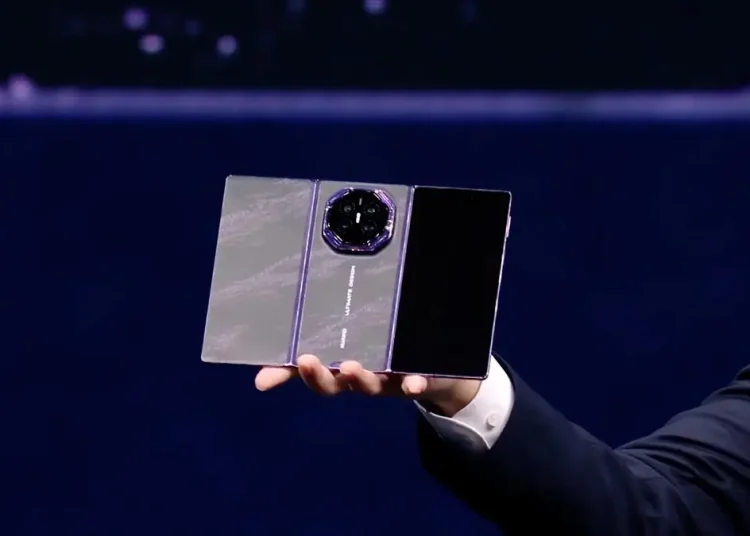 Smartphone Layar Lipat Tiga dengan Fitur Privacy Display