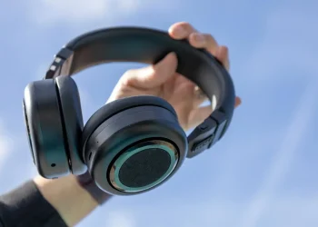 Headphone Unik yang Dapat Berubah Menjadi Speaker TDM Neo