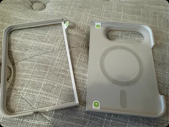 Casing Silikon iPhone Duo Perlu Lem Agar Tidak Lepas